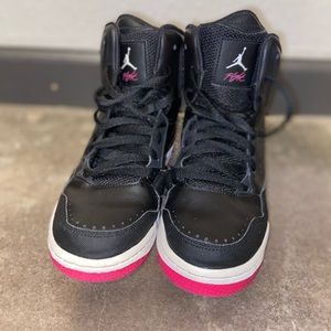 Black and Pink Jordan flights size 6.5Y